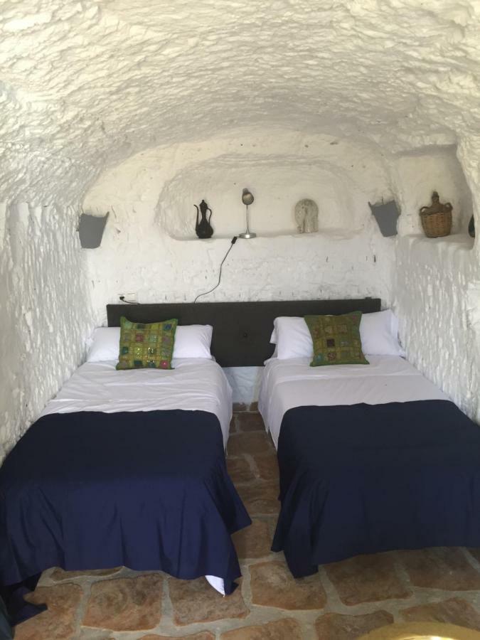 The Cave Of Dreams Bed & Breakfast Baza Exterior photo